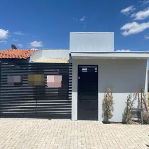 Casa para Venda no Bairro Cidade Universitária em Luís Ed. Magalhães
