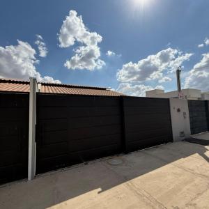 Casa para Venda no Bairro Cidade Universitária em Luís Ed. Magalhães